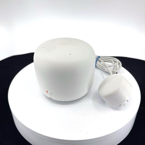 Google Nest WiFi Point - Excellent Condition - Picture 1 of 16